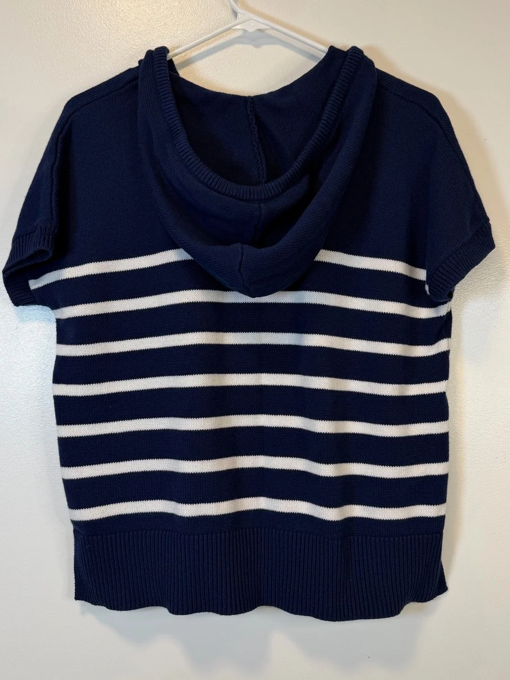 Life Is Good Navy‎ & White Striped V-Neck Hoodie Sweater Flip Flops Size Medium